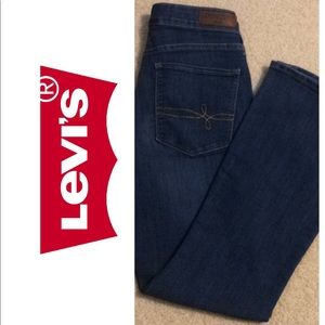 ⭐️Denizen By Levi’s Jeans-JNS#0034⭐️